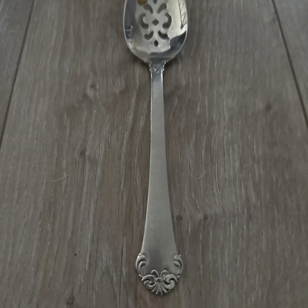Oneida serving flatware